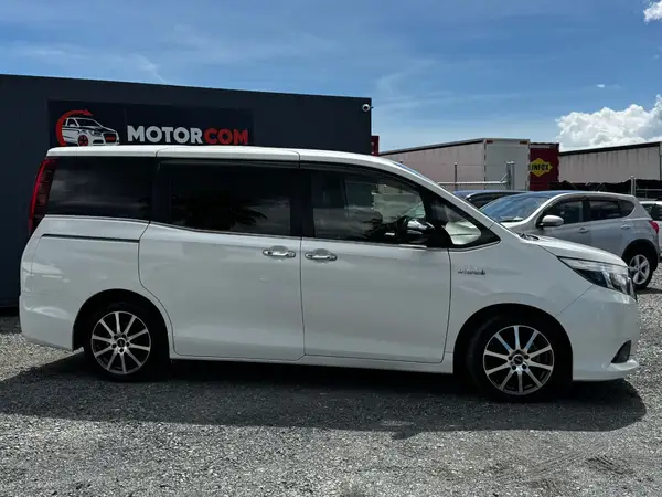 2017 Toyota Esquire HYBRID GI BLACK TALERED Carousel 6