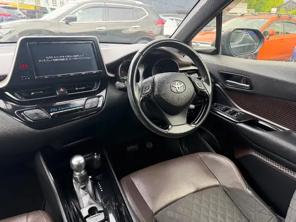 2017 Toyota C-HR G Carousel 10