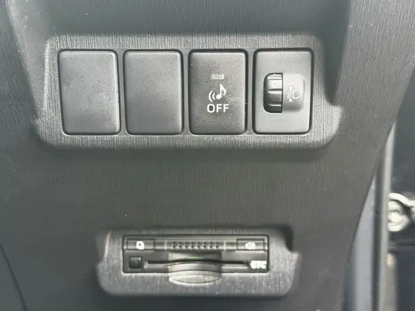 2015 Toyota Prius Alpha ALPHA S Carousel 6