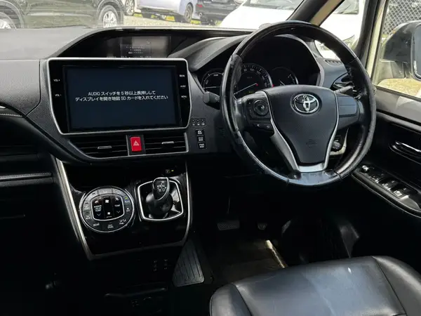 2017 Toyota Esquire HYBRID GI BLACK TALERED Carousel 1