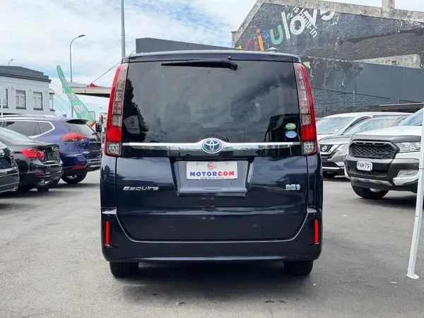 2015 Toyota Esquire HYBRID GI Carousel 14