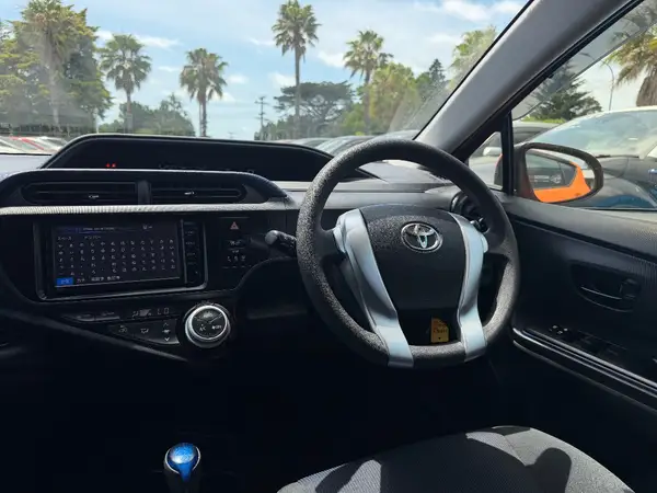 2015 Toyota Aqua S Carousel 9