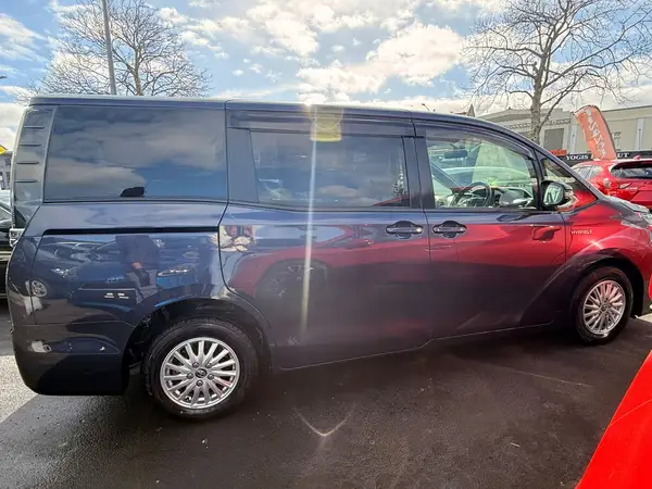 2014 Toyota Voxy HYBRID V Carousel 10