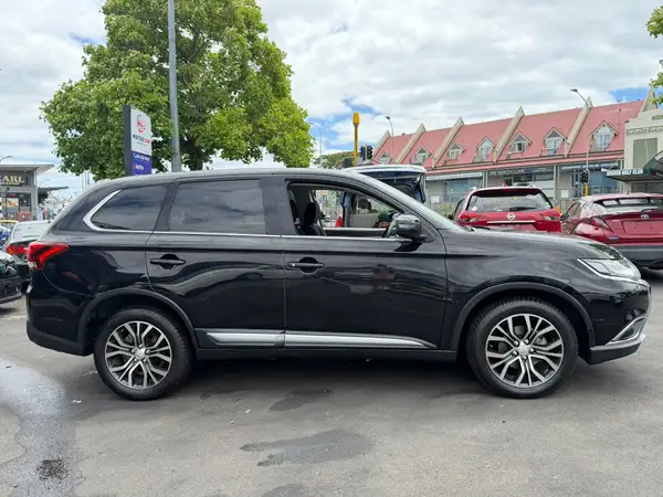 2016 Mitsubishi Outlander 24G 4WD Carousel 4