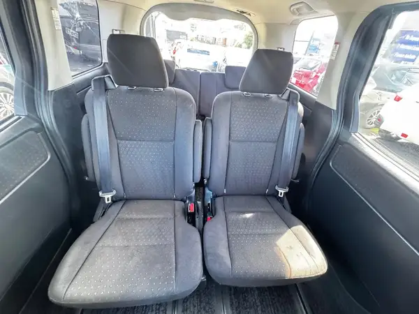 2015 Toyota Noah HYBRID G Carousel 2