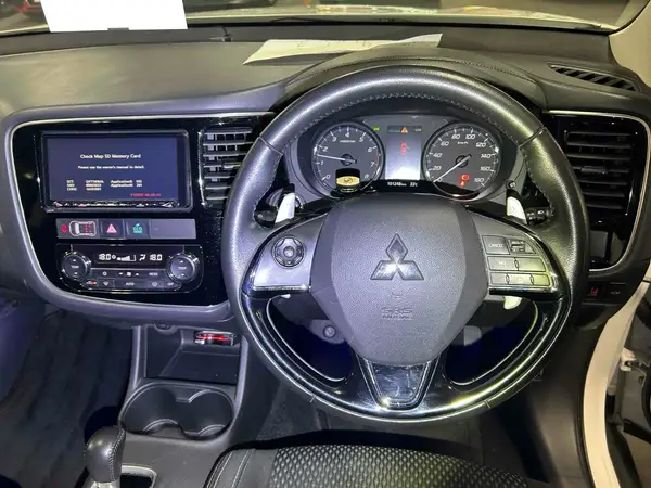 2017 Mitsubishi Outlander 20G SAFETY PACKAGE Carousel 8