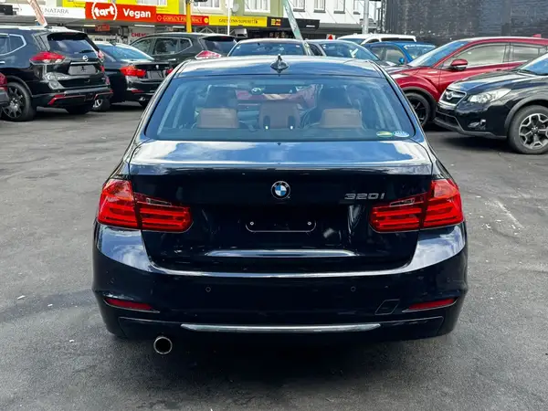 2014 BMW 320i 3 SERIES Carousel 15