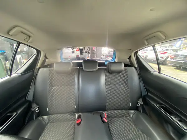 2015 Toyota Aqua X-URBAN Carousel 5