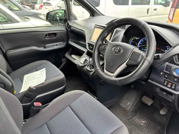 2014 Toyota Noah HYBRID X Carousel 8