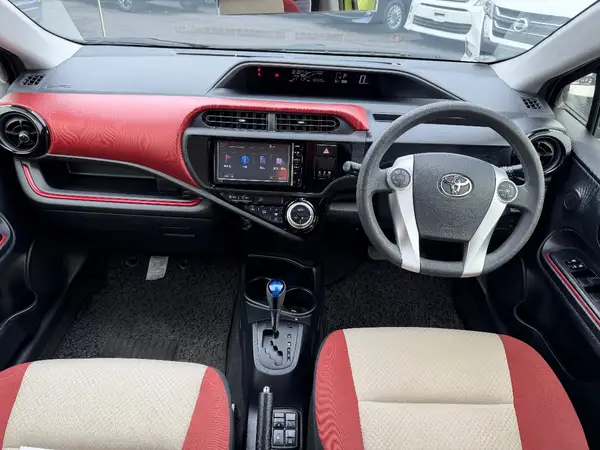2016 Toyota Aqua S Carousel 10