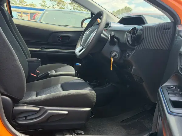 2015 Toyota Aqua S Carousel 12