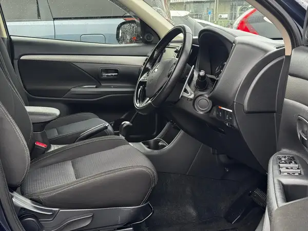 2015 Mitsubishi Outlander 4WD 24G NAVI PACKAGE Carousel 15