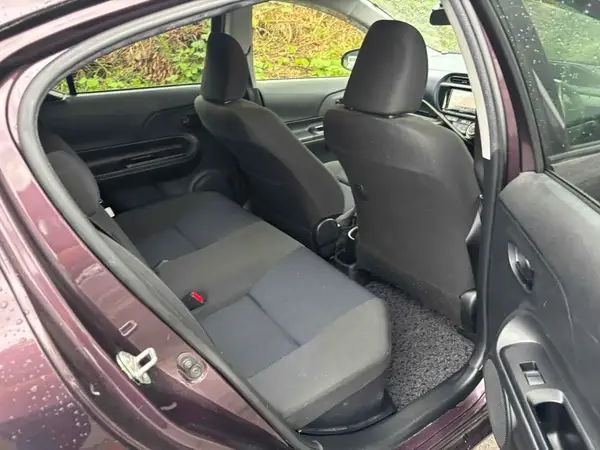 2016 Toyota Aqua S Carousel 1