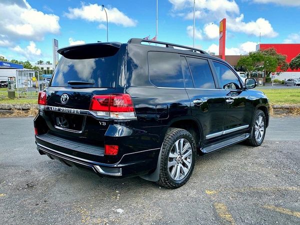2020 Toyota Land Cruiser ZX Carousel 7