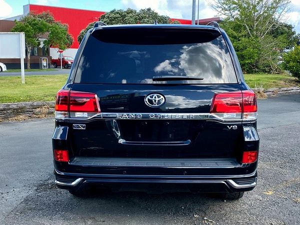 2020 Toyota Land Cruiser ZX Carousel 8