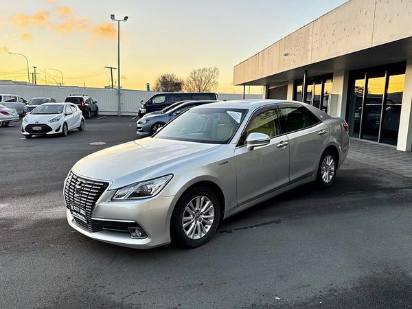 2013 Toyota Crown Royal Saloon Carousel 14