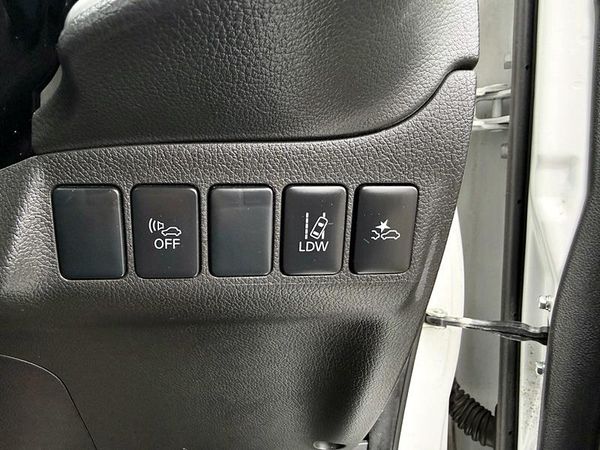 2015 Mitsubishi Outlander PHEV 4WD Carousel 6
