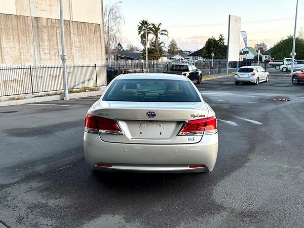 2013 Toyota Crown Royal Saloon Carousel 11