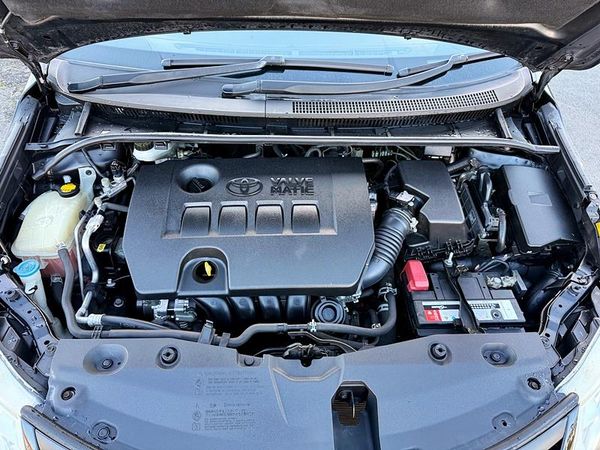 2013 Toyota Avensis Wagon Carousel 8