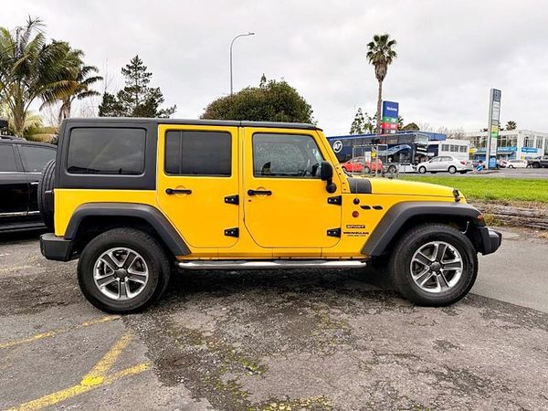 2015 Jeep Wrangler Unlimited Sport 4WD Carousel 8