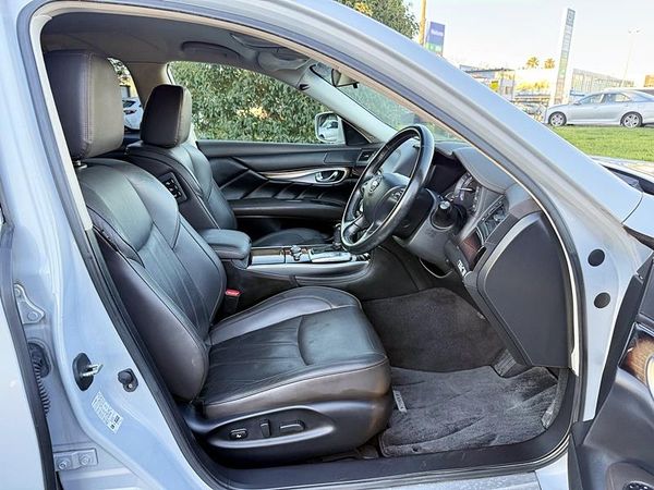 2013 Nissan Fuga 250GT Carousel 2
