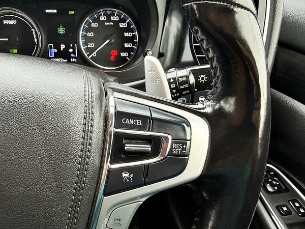 2015 Mitsubishi Outlander PHEV 4WD Carousel 5