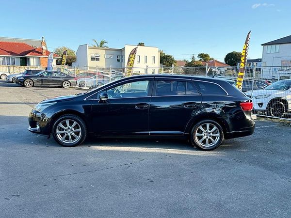 2013 Toyota Avensis Wagon Carousel 15