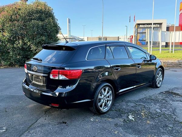 2013 Toyota Avensis Wagon Carousel 12