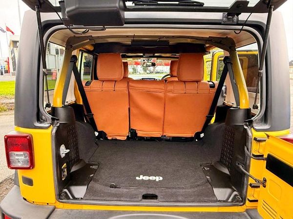 2015 Jeep Wrangler Unlimited Sport 4WD Carousel 3