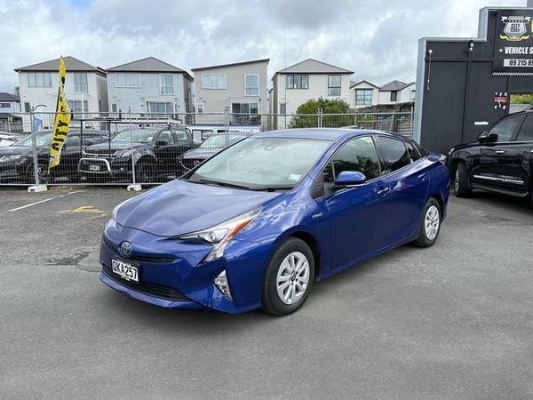 2016 Toyota Prius Carousel 14