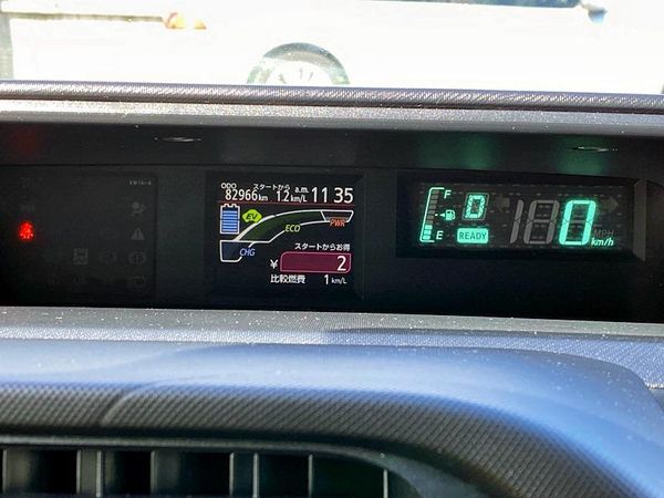 2012 Toyota Aqua Carousel 1