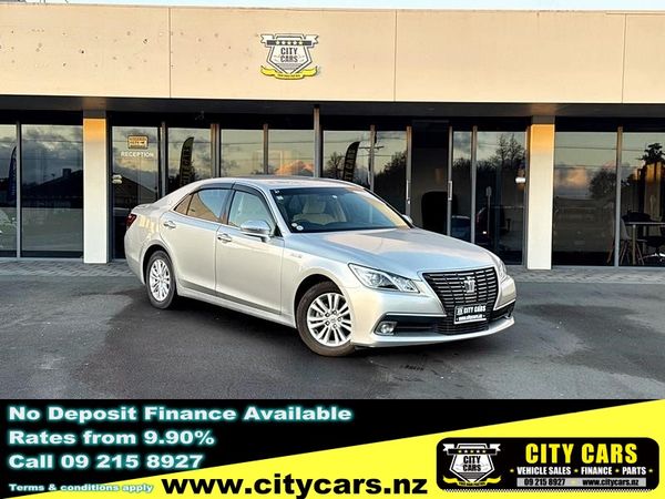 2013 Toyota Crown Royal Saloon