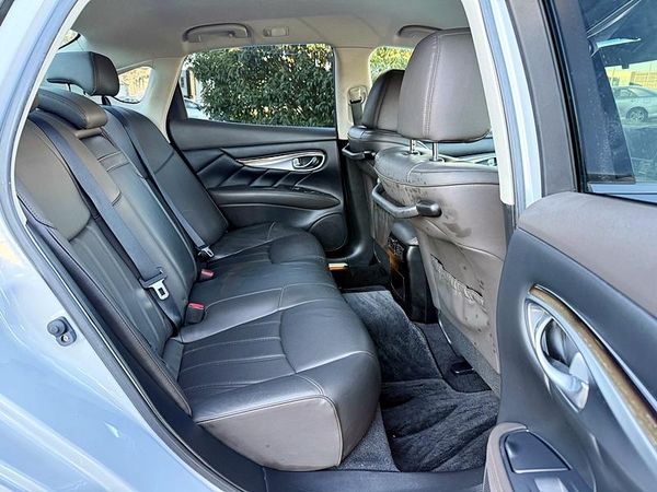 2013 Nissan Fuga 250GT Carousel 1