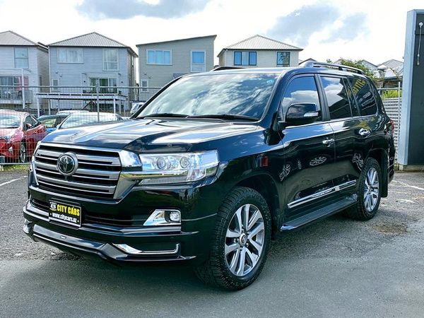 2020 Toyota Land Cruiser ZX Carousel 10