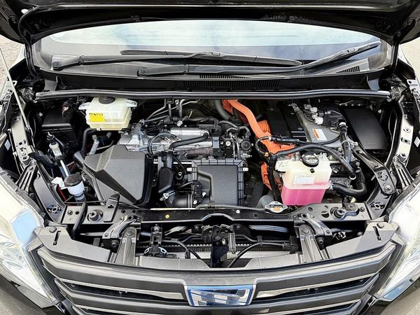 2015 Toyota Noah Hybrid Carousel 8