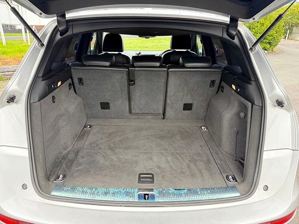 2010 Audi Q5 Carousel 1