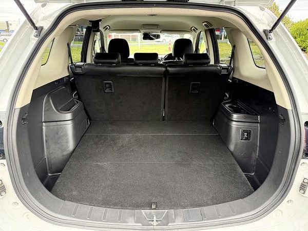 2015 Mitsubishi Outlander PHEV 4WD Carousel 1