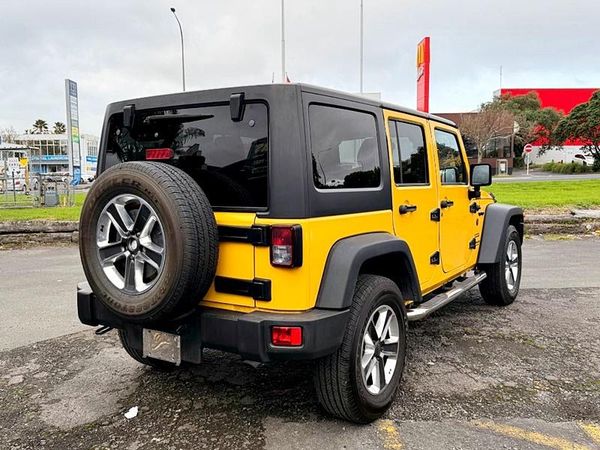 2015 Jeep Wrangler Unlimited Sport 4WD Carousel 10