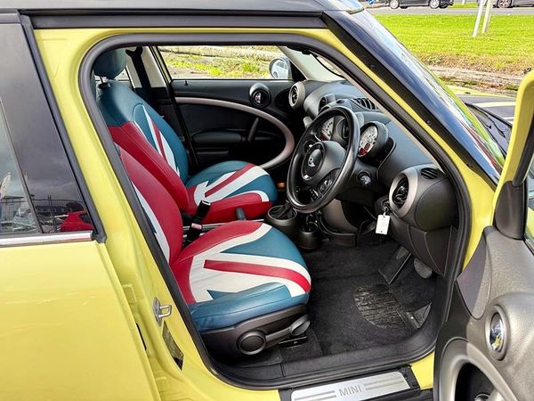 2012 Mini Cooper CROSSOVER Carousel 2