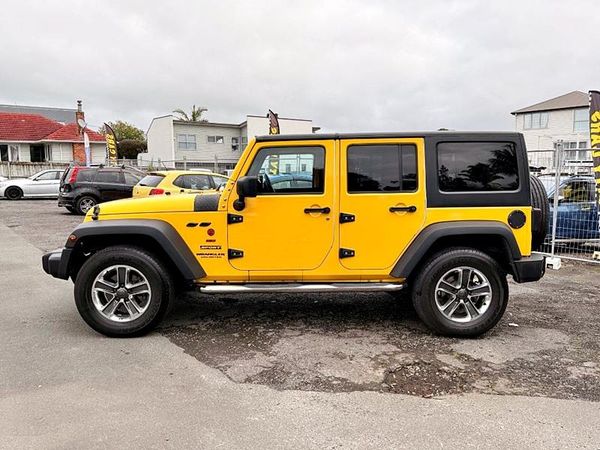 2015 Jeep Wrangler Unlimited Sport 4WD Carousel 13