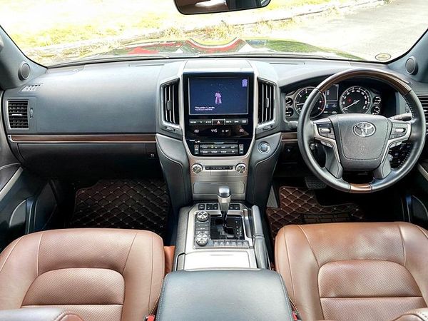 2020 Toyota Land Cruiser ZX Carousel 1
