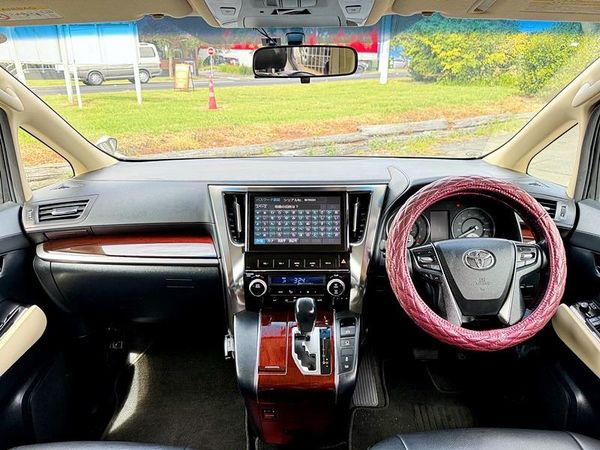 2017 Toyota Vellfire 2.5 8 Seater Carousel 3