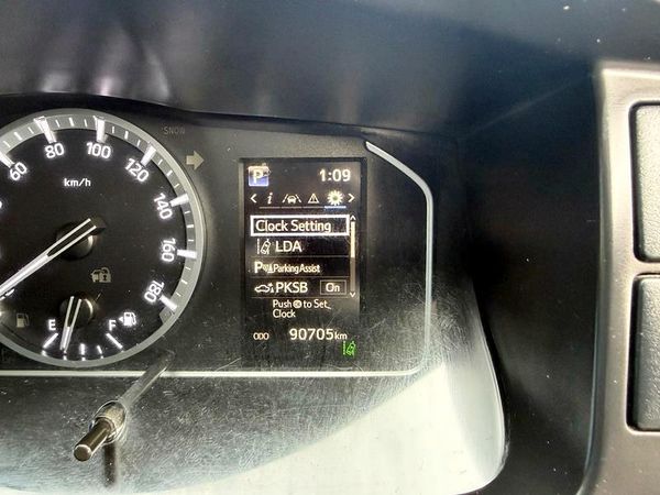 2020 Toyota Hiace DX GL Carousel 6