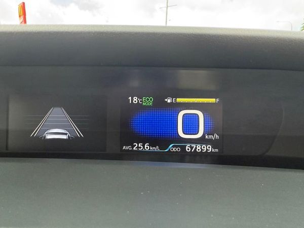 2016 Toyota Prius Carousel 5