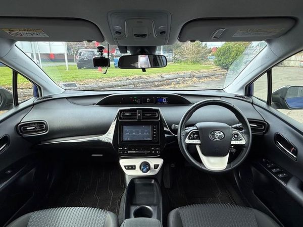 2016 Toyota Prius Carousel 3