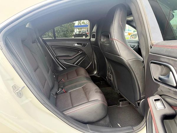 2014 Mercedes-Benz CLA 180 Carousel 2