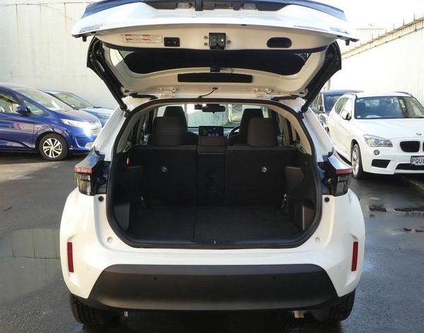 2021 Toyota Yaris Cross Carousel 12