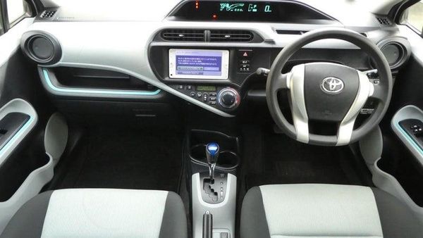 2013 Toyota Aqua S PUSH START Carousel 16
