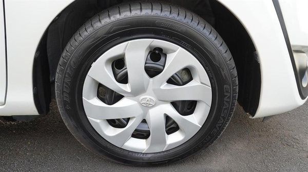 2018 Toyota Sienta Hybrid 7 Seats! Carousel 9