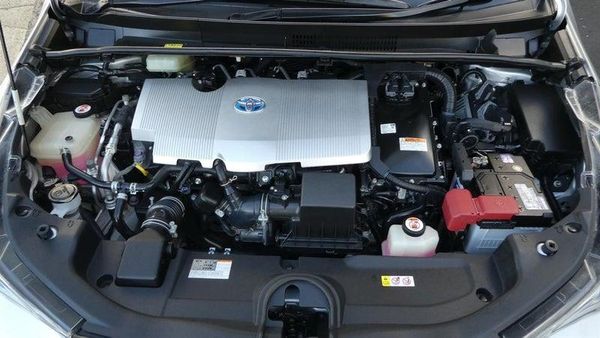 2018 Toyota Prius S model Carousel 17